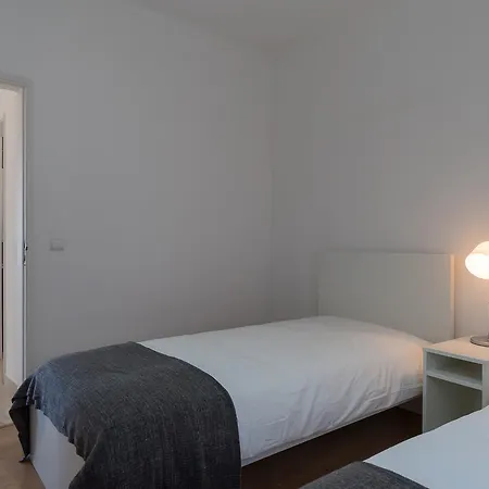 Διαμέρισμα T2 Avenida- Frente Mar, Ar-condicionado, Wifi *